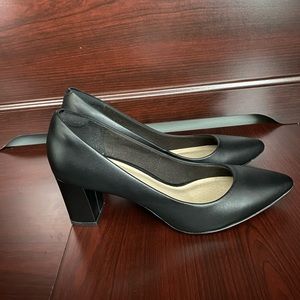 Clarks Black heels size 8